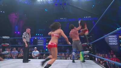 Madison Rayne accidentally headbutts Gail Kim's crotch (in HD)