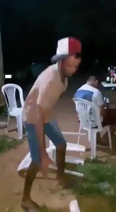 Sapo na camisa