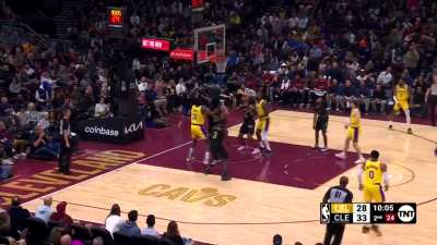 [Highlight] Caris LeVert hits the circus shot on the Reaves assist... 2 points for the Lakers