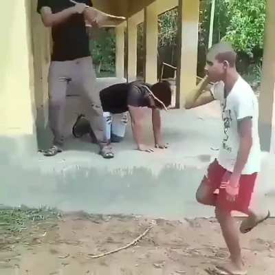 Parece free fire n&eacute;, mas &eacute; vida real