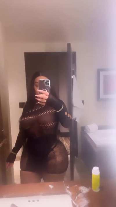 mirror selfie