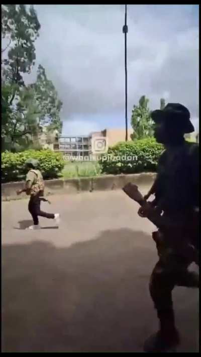 "Yoruba Nation" agitators try to storm the Oyo state Secretariat. Met with Armed police.
