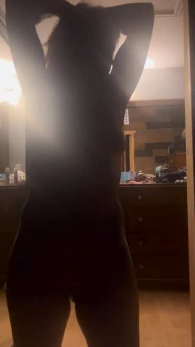 Fully nude dance for you 