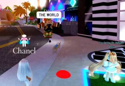 The pose while you fly in royale high looks awfully familiar...