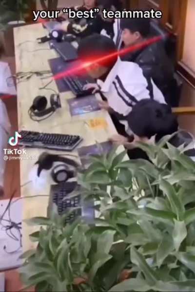 Quando vc vai arrumar uma coisa mas ela s&oacute; piora