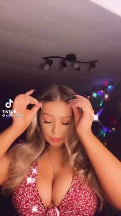 Big titties 😍