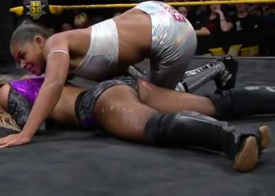 Taynara Conti
