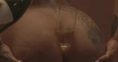 Fat ass - Get Her Folder in Comments ⬇️