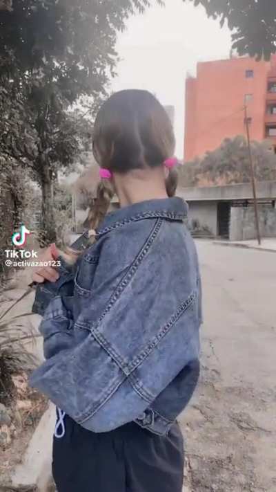 😑