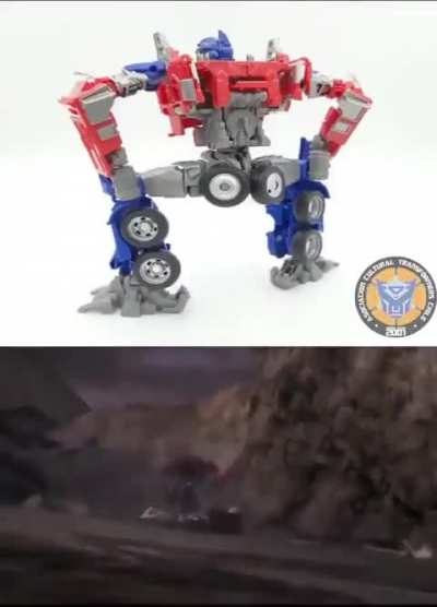 I didn&rsquo;t know Optimus was also a dumptruck 😳