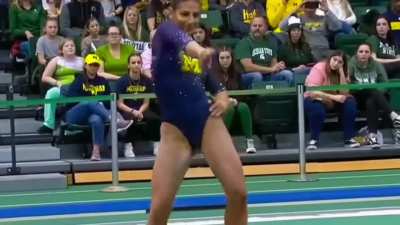 Michigan&rsquo;s Nicoletta &ldquo;The Greek Goddess&rdquo; Koulos 🇬🇷〽️