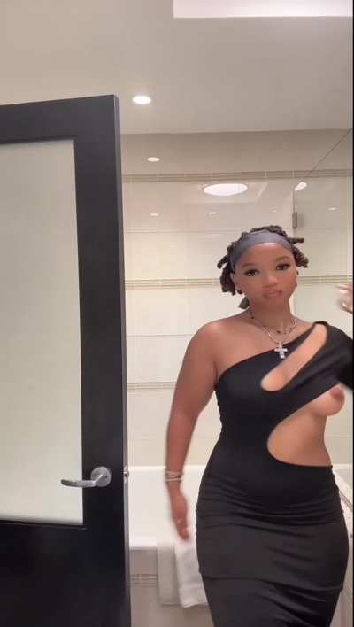 Chloe Bailey 😳