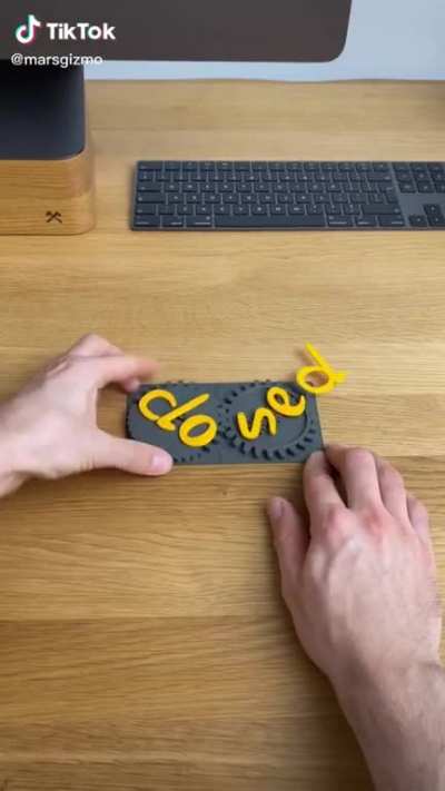 Ok so what the fuck is this. (Probably not bmf material but I thought it was weird)