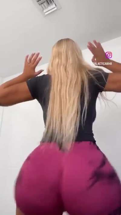 Big booty moving 