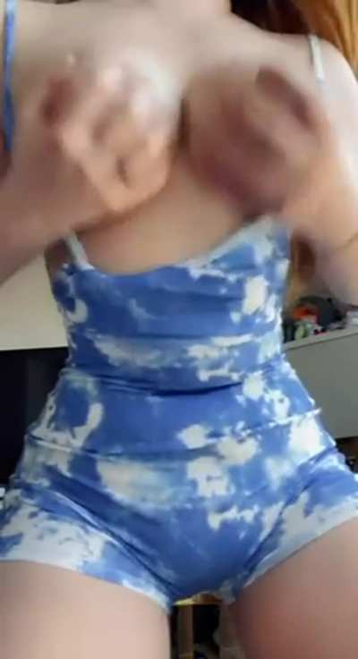As a busty girl I&rsquo;ll be spending all summer exercising and wearing outfits that show off my tits when they bounce [reveal]
