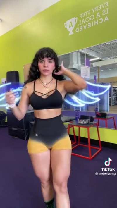 I love me a fit woman 😮&zwj;💨