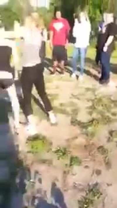 White chick fights
