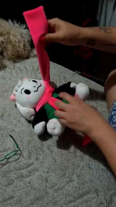Did you ever wanted to give your Ralsei Plushie a Big Bowtie? Here is a tutorial showing how to do that!