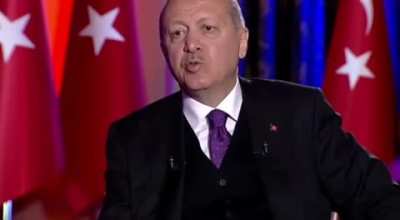 MELİH BAK BAK MELİH U&Ccedil;AĞIN KALKIYOR
