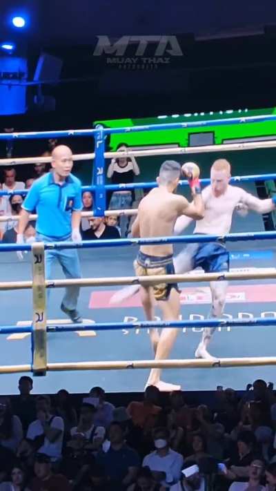 [SPOILER] [NSFW] Leg Break at Rajadamnern Stadium Tonight via Muay Thai Authority
