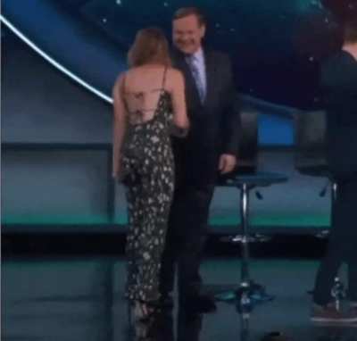 Wow her ass is so big it jiggles so much🥵
