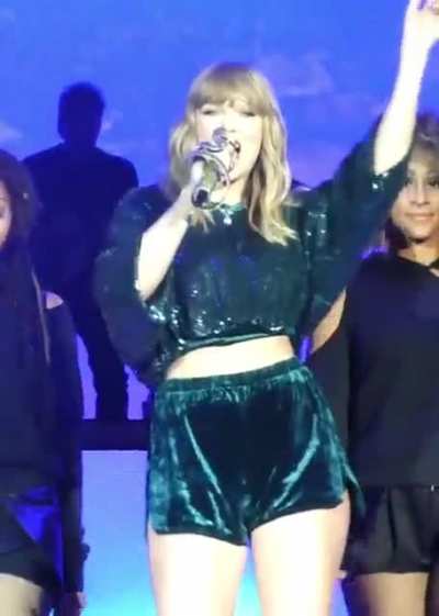 Taylor&rsquo;s sex appeal is absolutely ridiculous