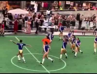 Average football match in Urugay 🇺🇾 🏳️&zwj;🌈