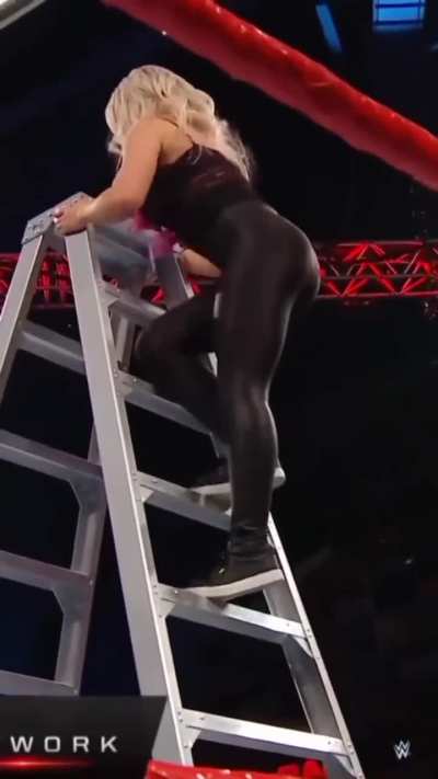 Miss Goddess of the bank on Raw 9/18 IG