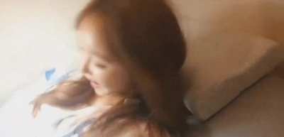 accidentally showing her hairs 🥰