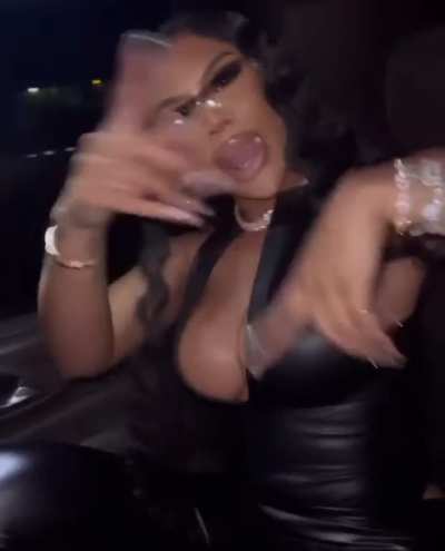 😍