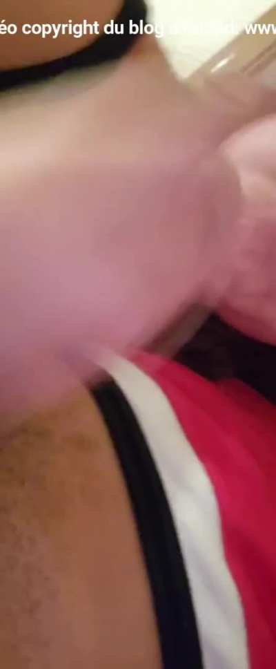 White girl loves to blow Arab cocks - Babtou se r&eacute;gale en su&ccedil;ant des bites de Rebeus