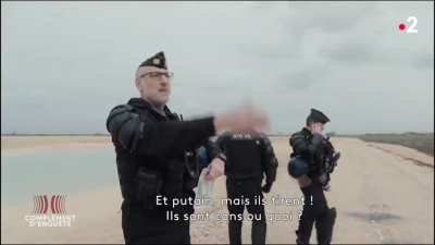 Drapeau rouge en V ! 