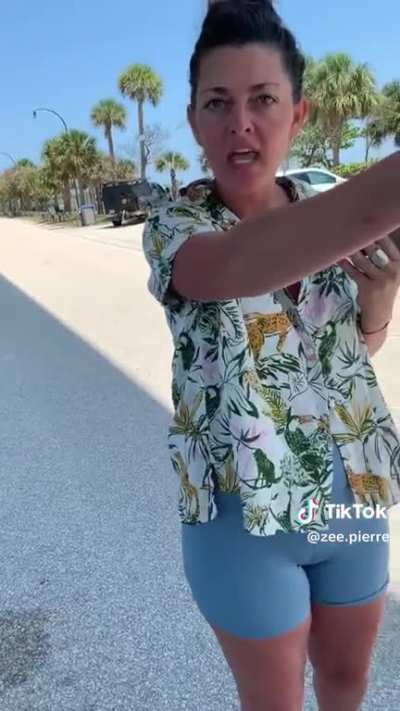 Karen in Jensen Beach, Florida doesn&rsquo;t believe black woman has a permit to sell Ice Cream, demands proof from her.