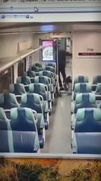 Video of the guy getting boomed on the LIRR 😔😔 niggas out here really don&rsquo;t give a fuck anymore