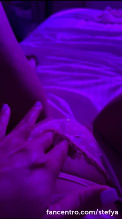 😈