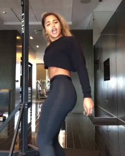 (Throwback) Gabriela&rsquo;s fat ass 😍