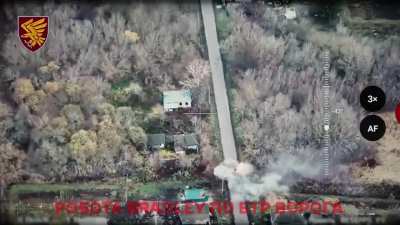 Bradley IFV shooting at 3 Russian BTR-82As and then landing its troops in Kursk region.
Combat Footage