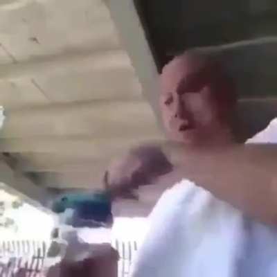 Перцовым баллончиком напрямую в лёгкие, в домашних условиях.