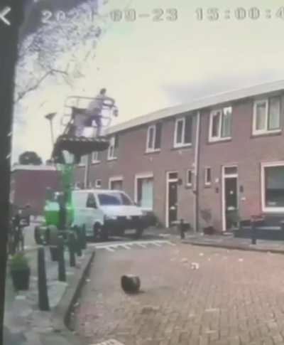 Van ignores height, crashes into painter&rsquo;s crane