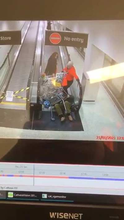 the next time you go up a ramp, pay attention to the stop button at the beginning and at the end... that can prevent accidents like this