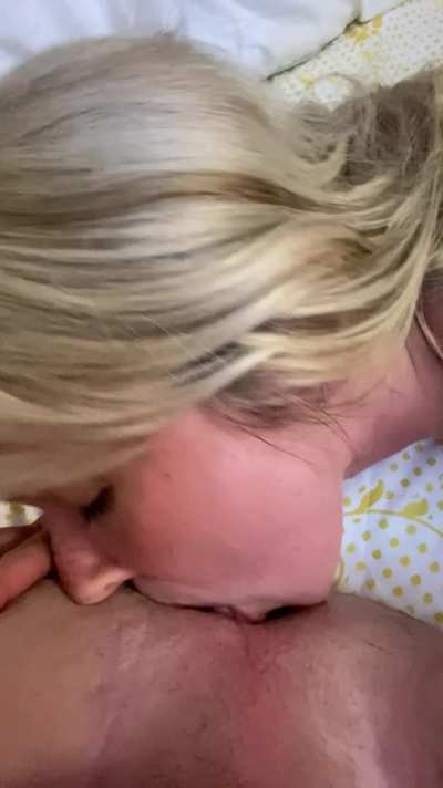 Here&rsquo;s a closeup of me eating my husbands ass 😋