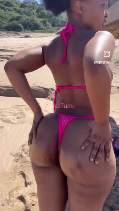 Tumi (@petitetumi)