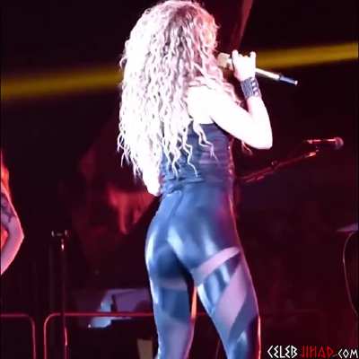 Hypnotized by Shakira&rsquo;s effort to make every man cum