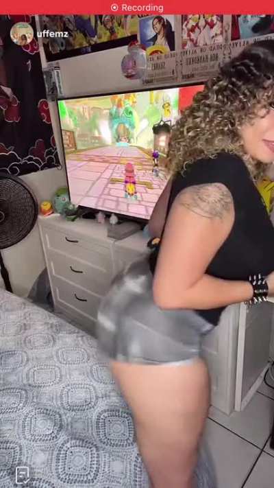 ⠀