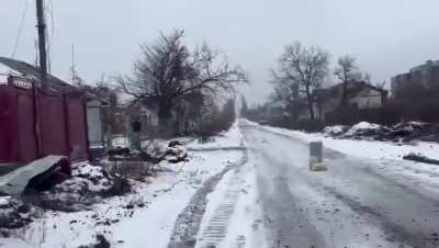 Russian FPV drone targeted the car of UN Refugee Agency. Evgen Tkachоv, an employee of the humanitarian mission "Proliska", was giving humanitarian aid in Chasiv Yar, Donetsk Oblast, when drone with a cumulative projectile hit his car. UP journalists were