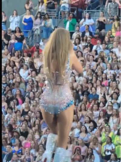 The shape of your body its blueee