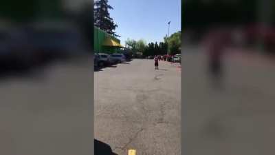 Woman freaks out by confederate rugs sold at Mexican store