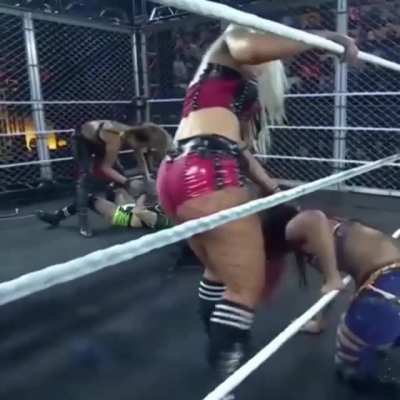 Toni Storm ass 🍑
