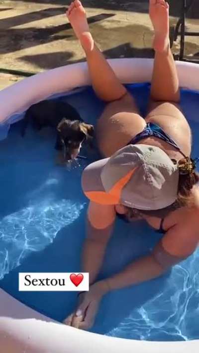 Biqu&iacute;ni atolado no rabo
