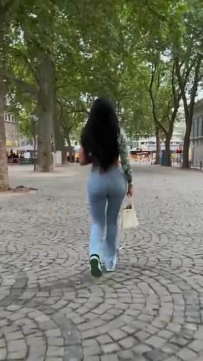 Lisa TikTok